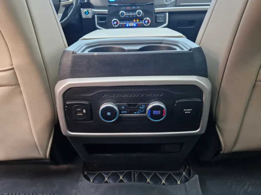 2022 Ford Expedition XLT 