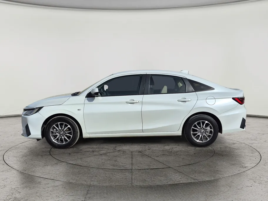 2023 Toyota Yaris  Y 