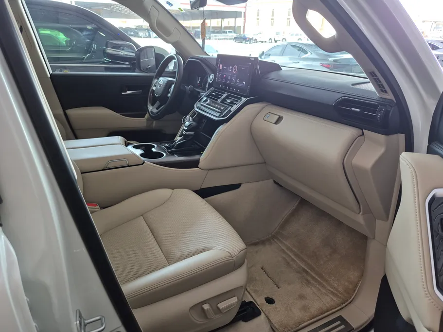 2025 Toyota Land Cruiser GXR 
