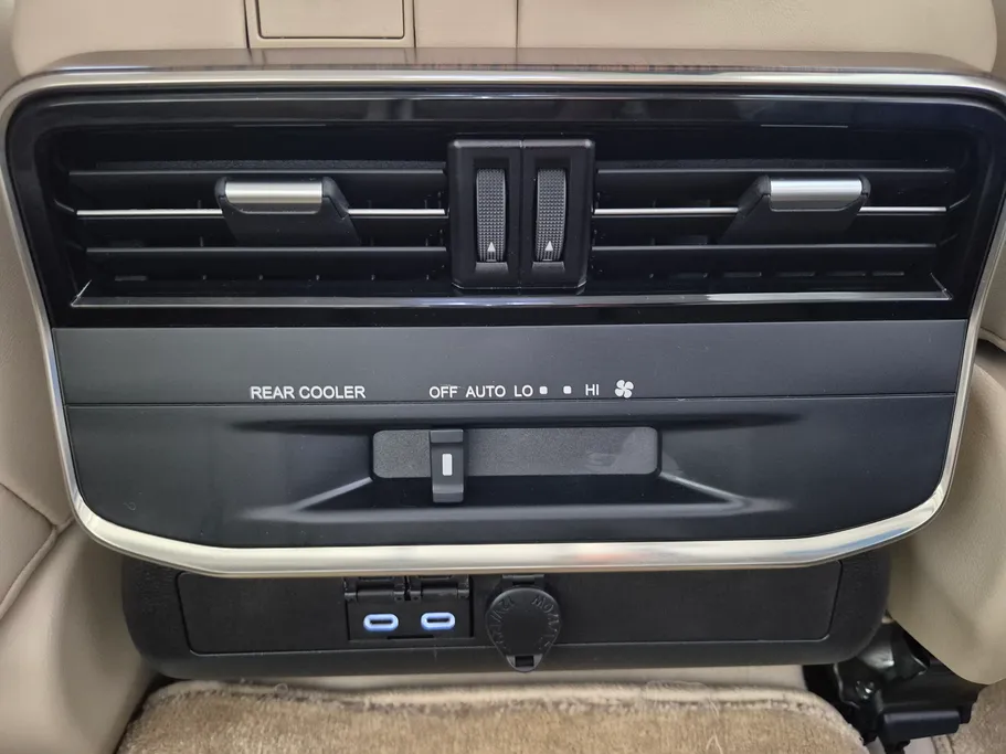 2025 Toyota Land Cruiser GXR 