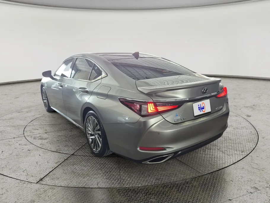 لكزس ES 350 2025 