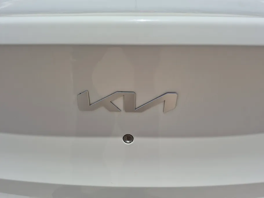 2024 Kia Pegas GL 