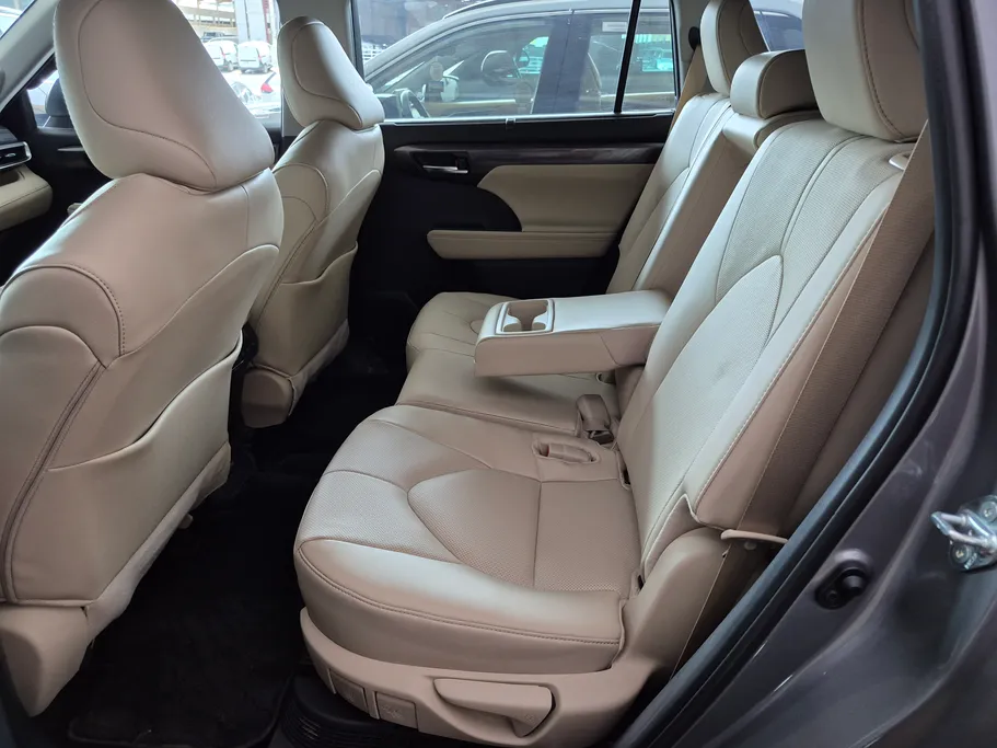 2025 Toyota Highlander Limited 