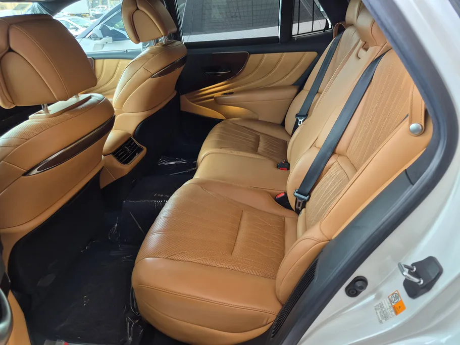 2021 Lexus LS 500 BH Hybrid 