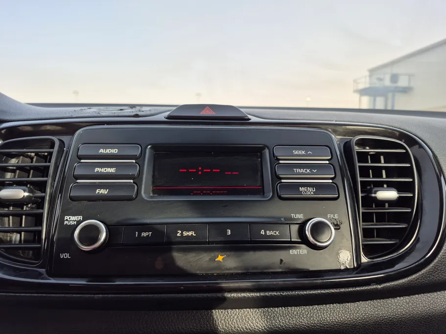 2024 Kia Pegas GL 