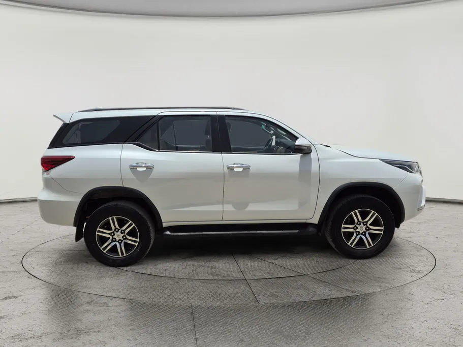 2024 Toyota Fortuner VX 