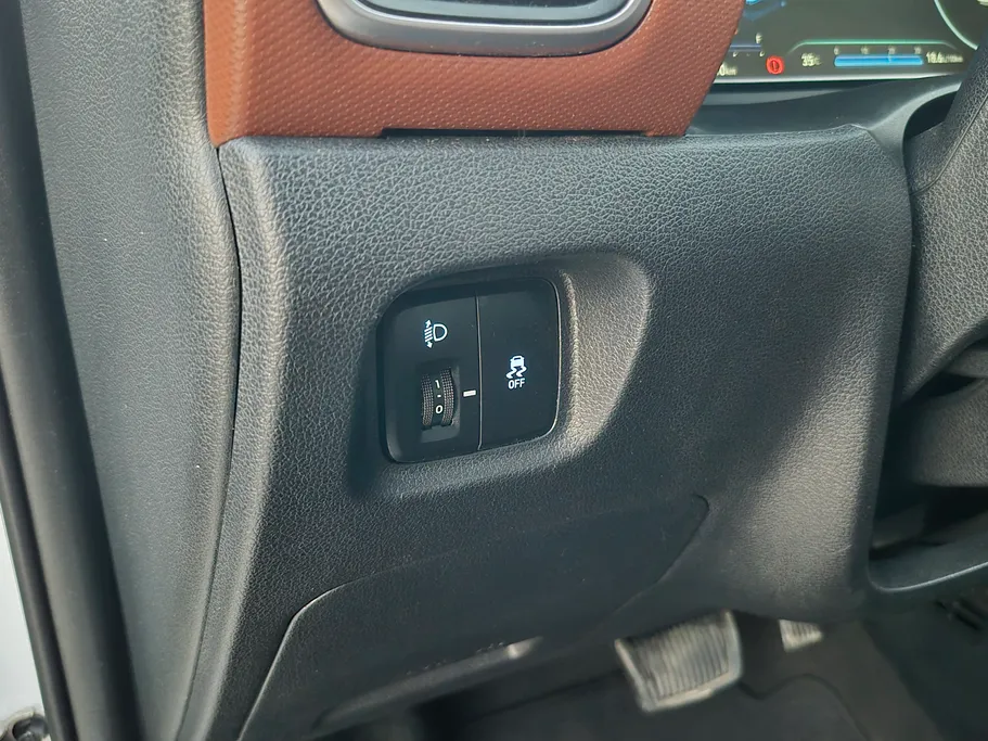 2023 Hyundai Creta Comfort (Two Tone) 