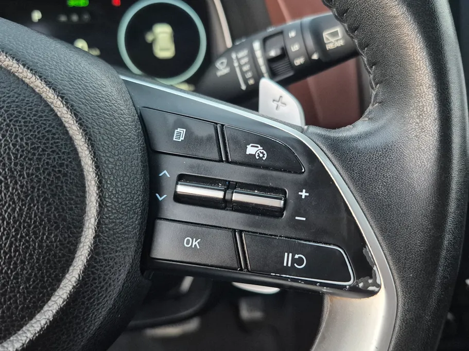2023 Hyundai Creta Comfort (Two Tone) 