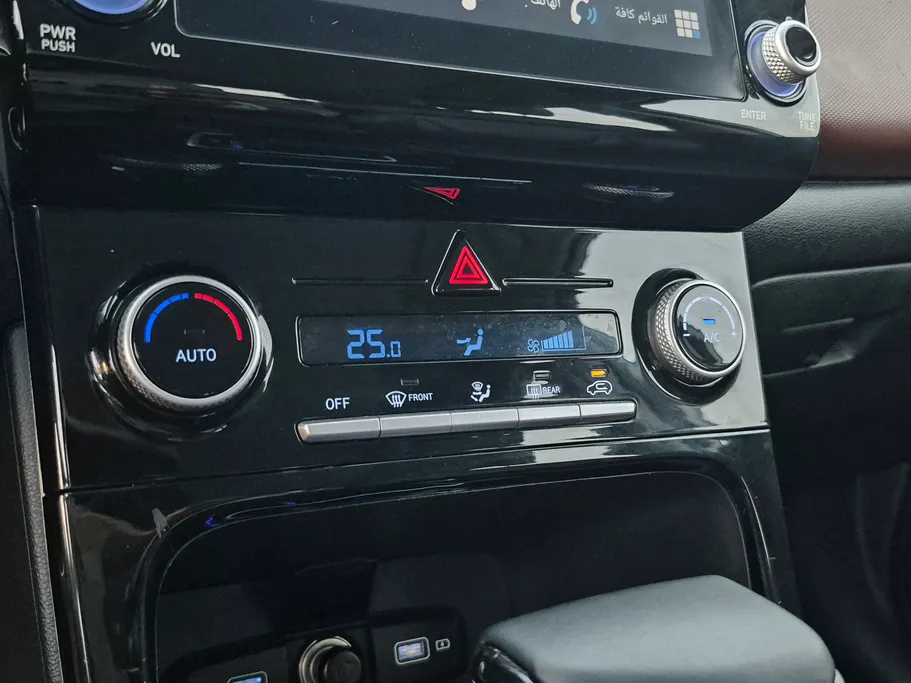 2023 Hyundai Creta Comfort (Two Tone) 