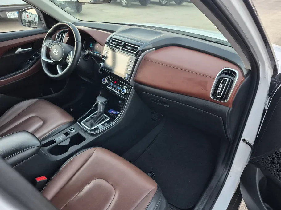 2023 Hyundai Creta Comfort (Two Tone) 