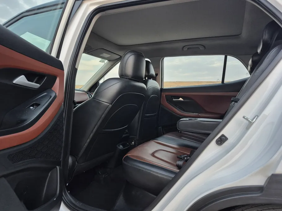 2023 Hyundai Creta Comfort (Two Tone) 