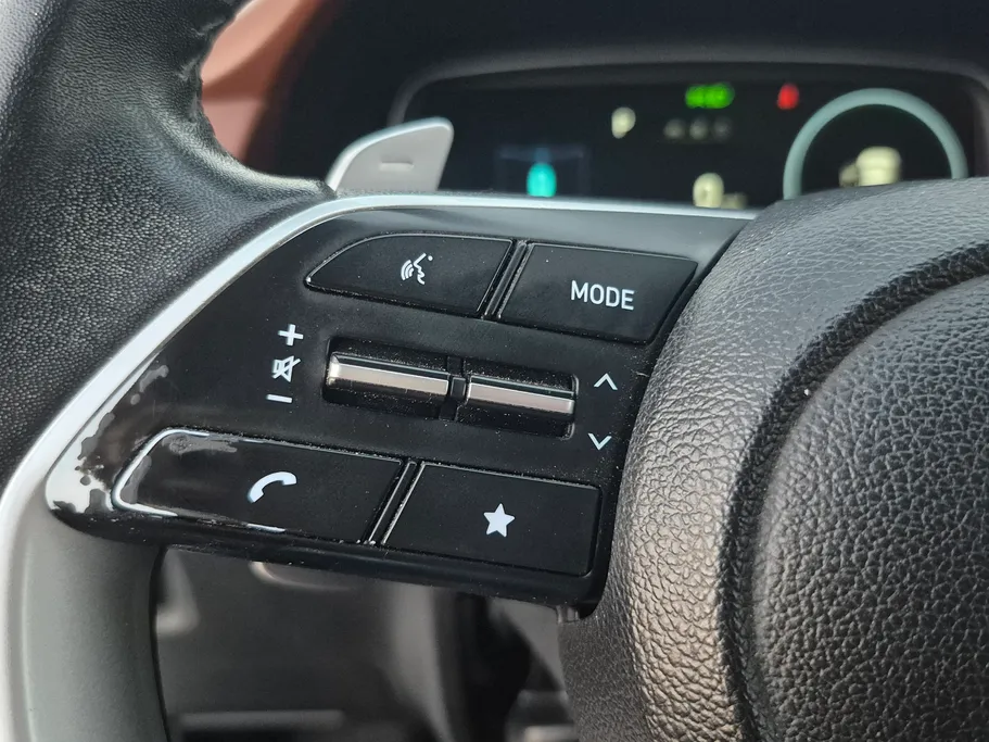 2023 Hyundai Creta Comfort (Two Tone) 