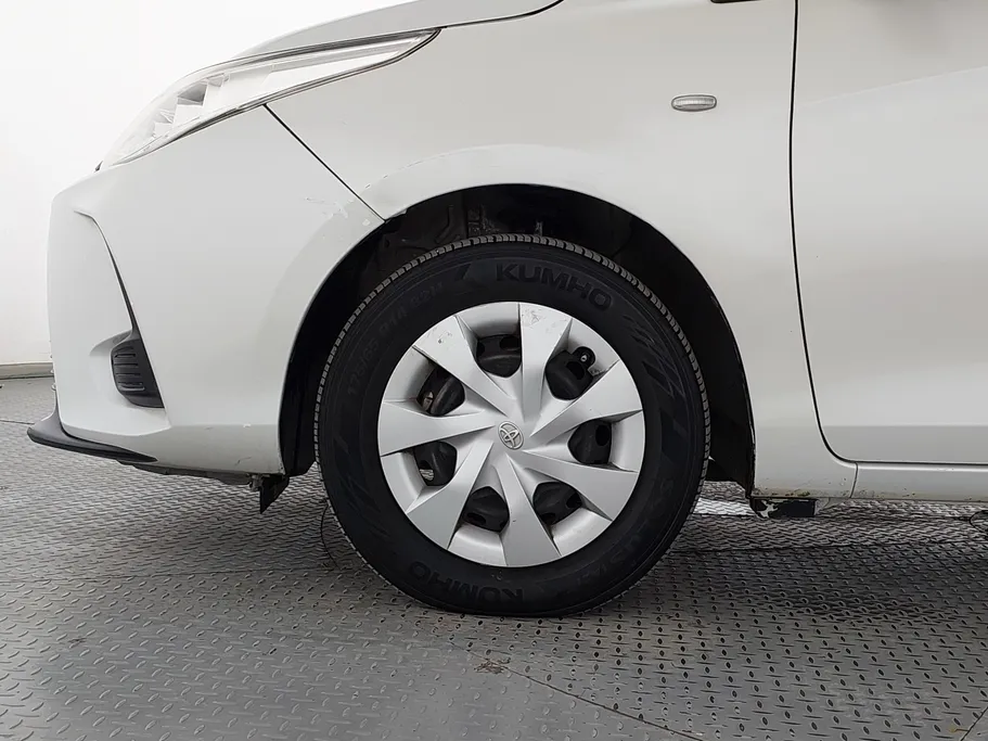 2022 Toyota Yaris  Y 