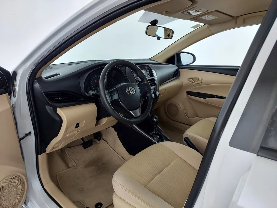 2022 Toyota Yaris  Y 