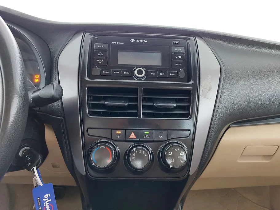 2022 Toyota Yaris  Y 