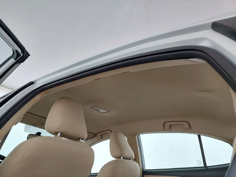 2022 Toyota Yaris  Y 