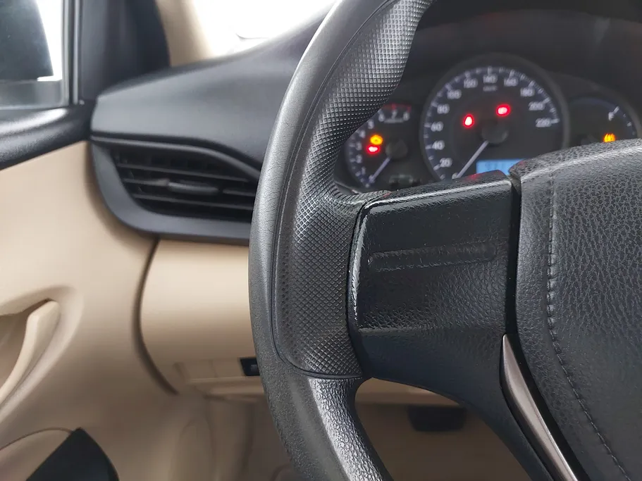 2022 Toyota Yaris  Y 
