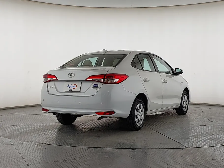 2022 Toyota Yaris  Y 