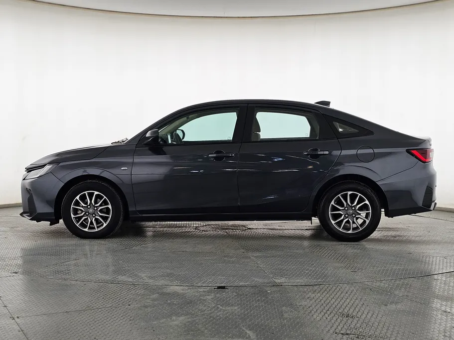 2023 Toyota Yaris  Y 