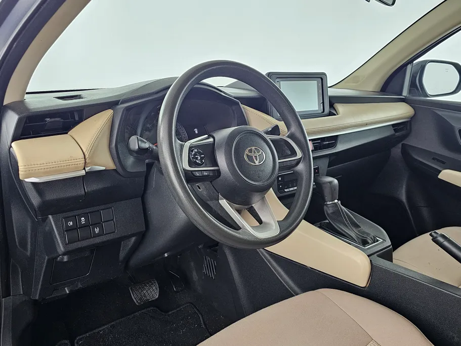 2023 Toyota Yaris  Y 