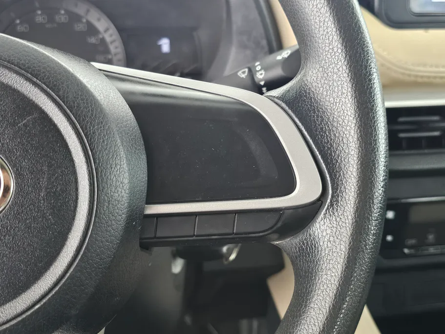 2023 Toyota Yaris  Y 