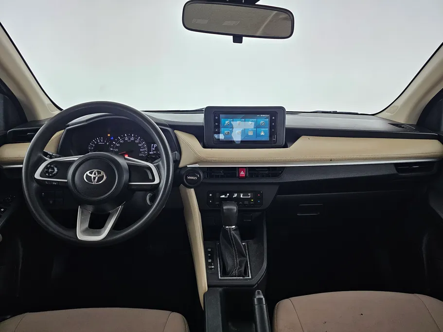 2023 Toyota Yaris  Y 