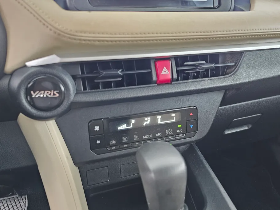 2023 Toyota Yaris  Y 