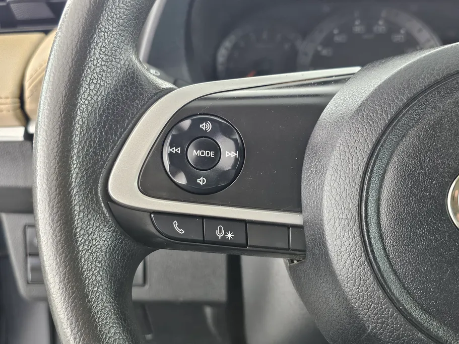 2023 Toyota Yaris  Y 