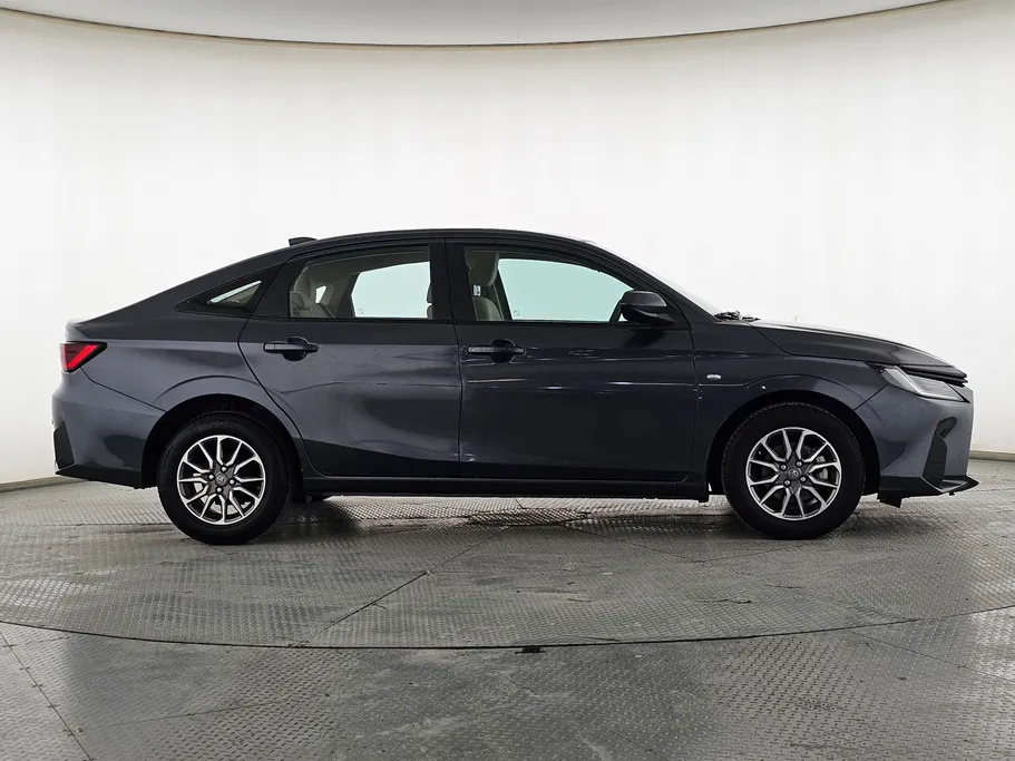 2023 Toyota Yaris  Y 