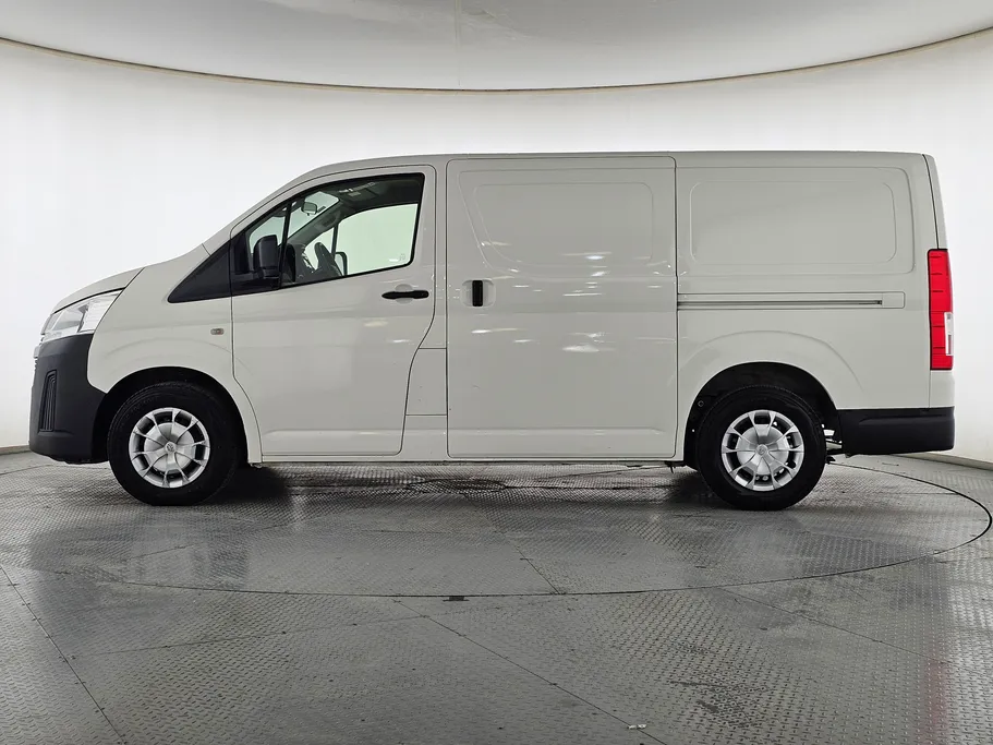 2023 Toyota Haice فان بضاعه 