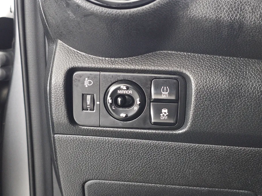 2025 Kia Pegas LX 
