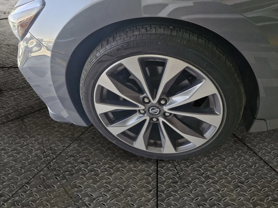 2022 Nissan Maxima SR 