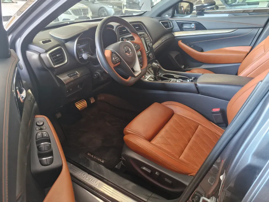 2022 Nissan Maxima SR 