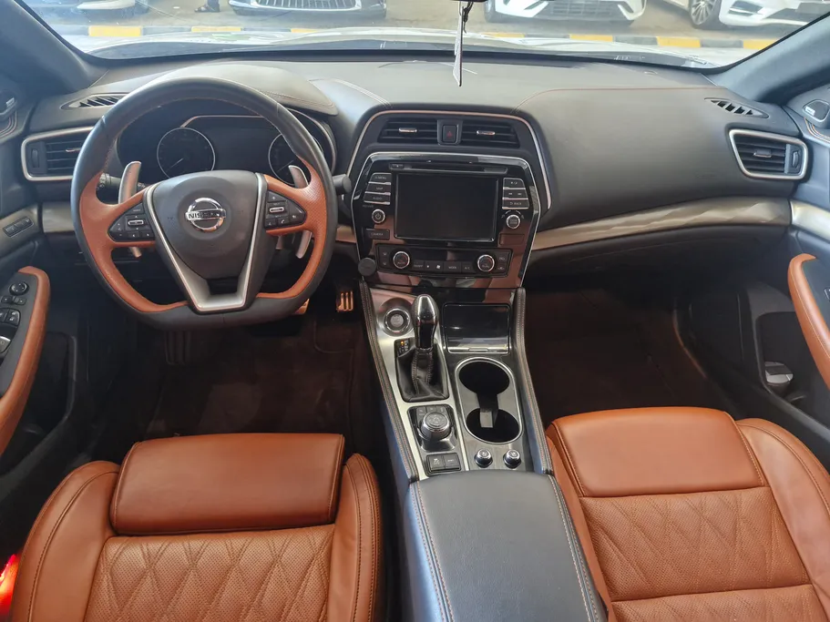 2022 Nissan Maxima SR 