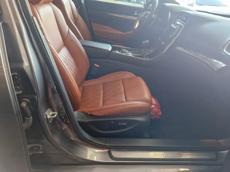 2022 Nissan Maxima SR 