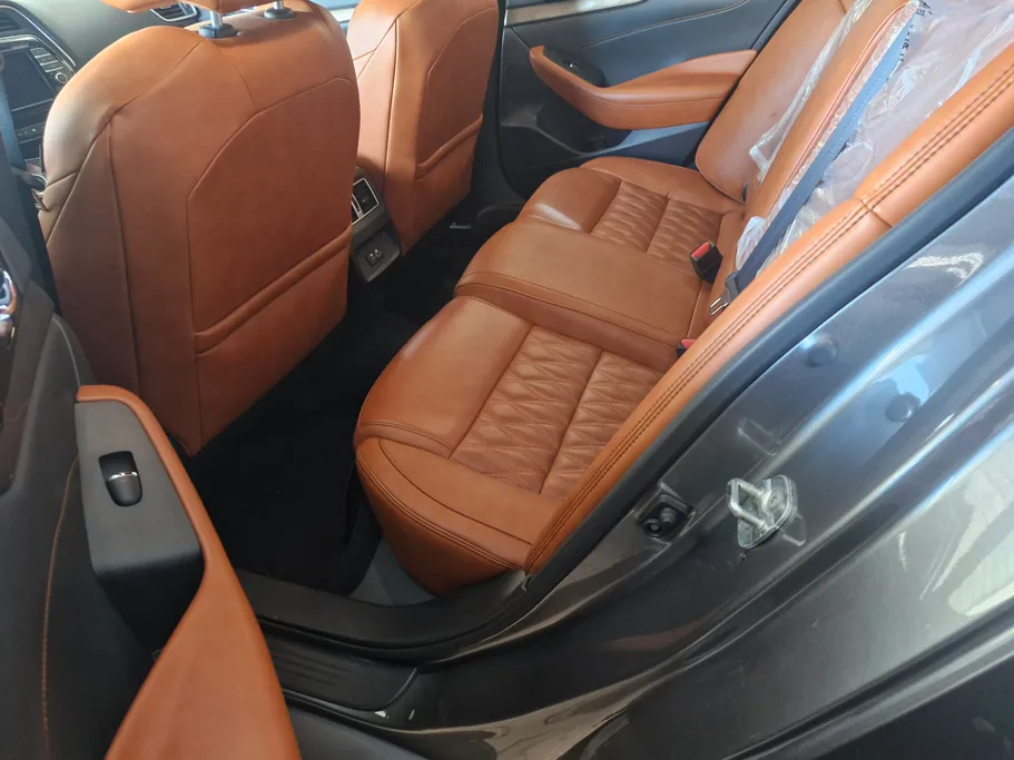 2022 Nissan Maxima SR 