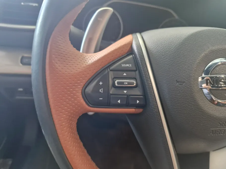 2022 Nissan Maxima SR 