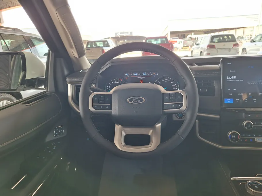2024 Ford Expedition XLT 