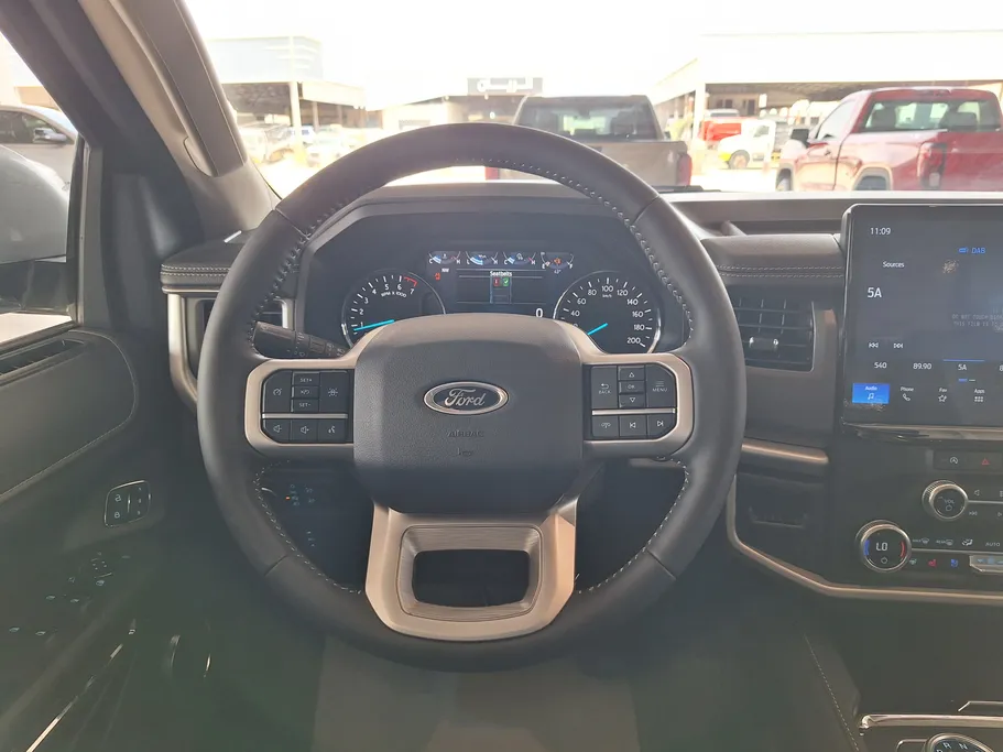 2024 Ford Expedition XLT 