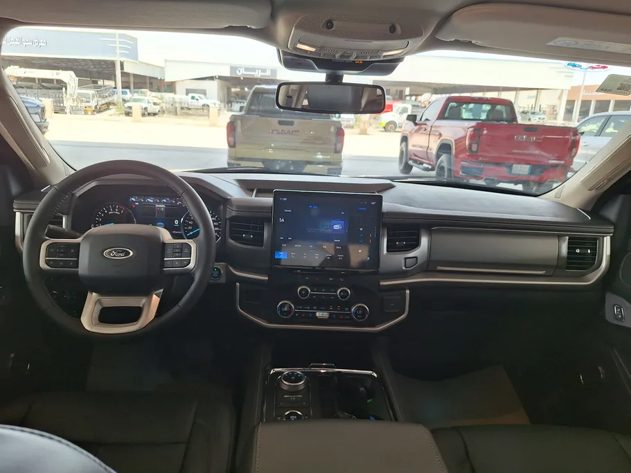 2024 Ford Expedition XLT 
