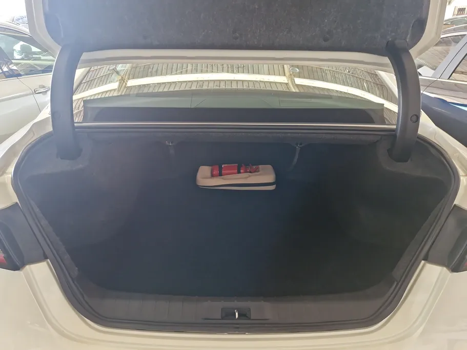 2023 Nissan Maxima SR 