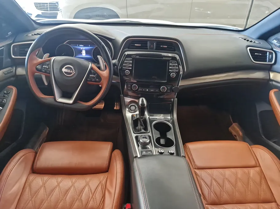 2023 Nissan Maxima SR 
