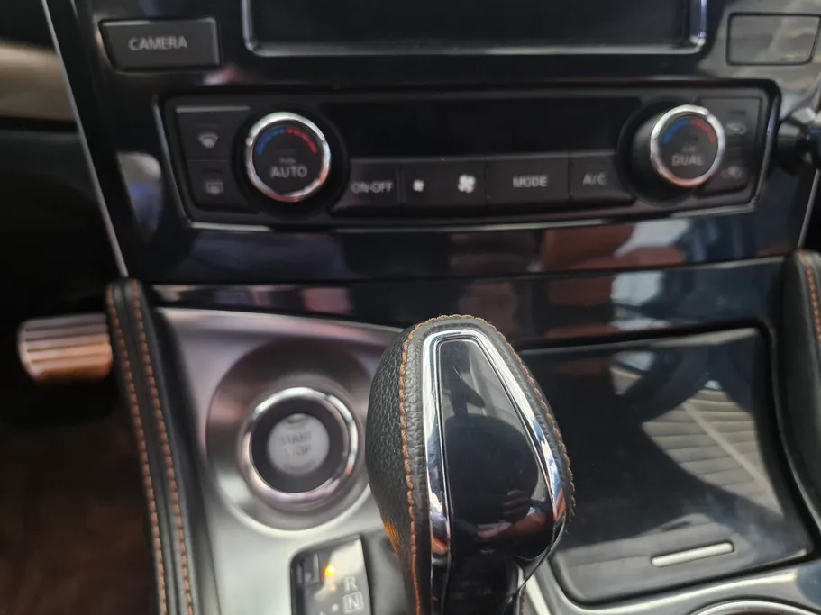 2023 Nissan Maxima SR 