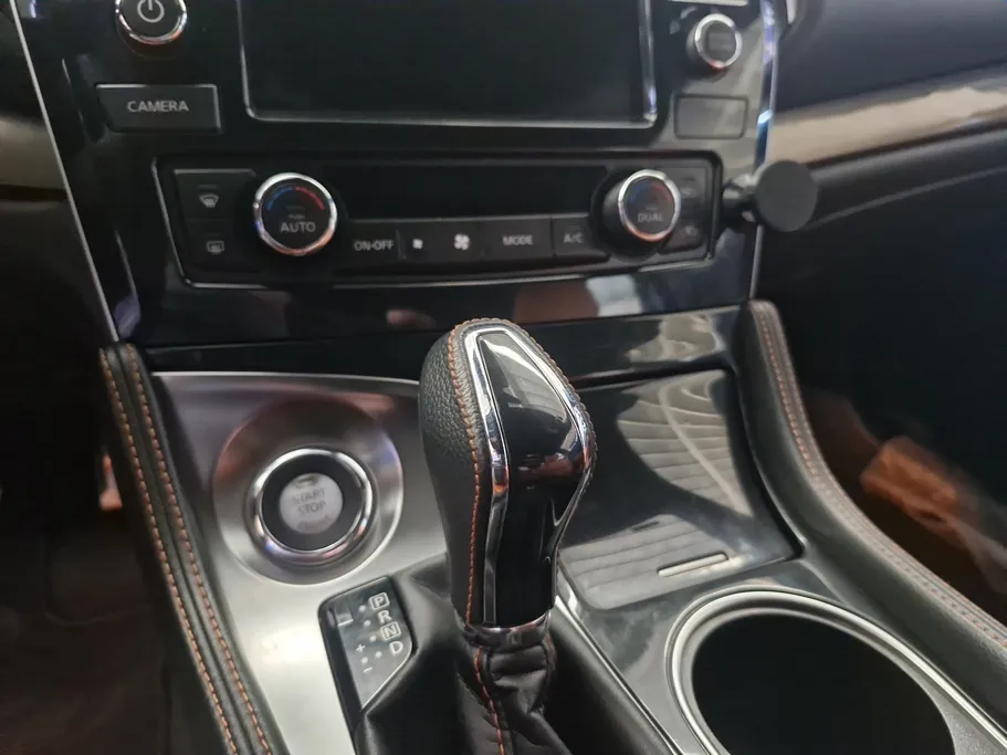 2023 Nissan Maxima SR 