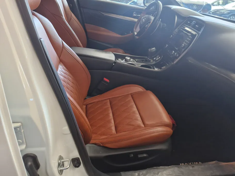 2023 Nissan Maxima SR 