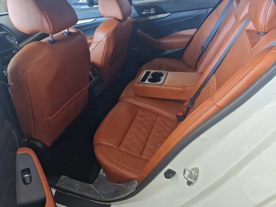2023 Nissan Maxima SR 