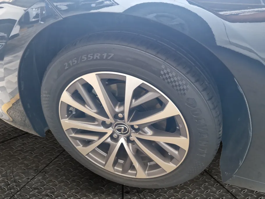 2023 Lexus ES 300 H 