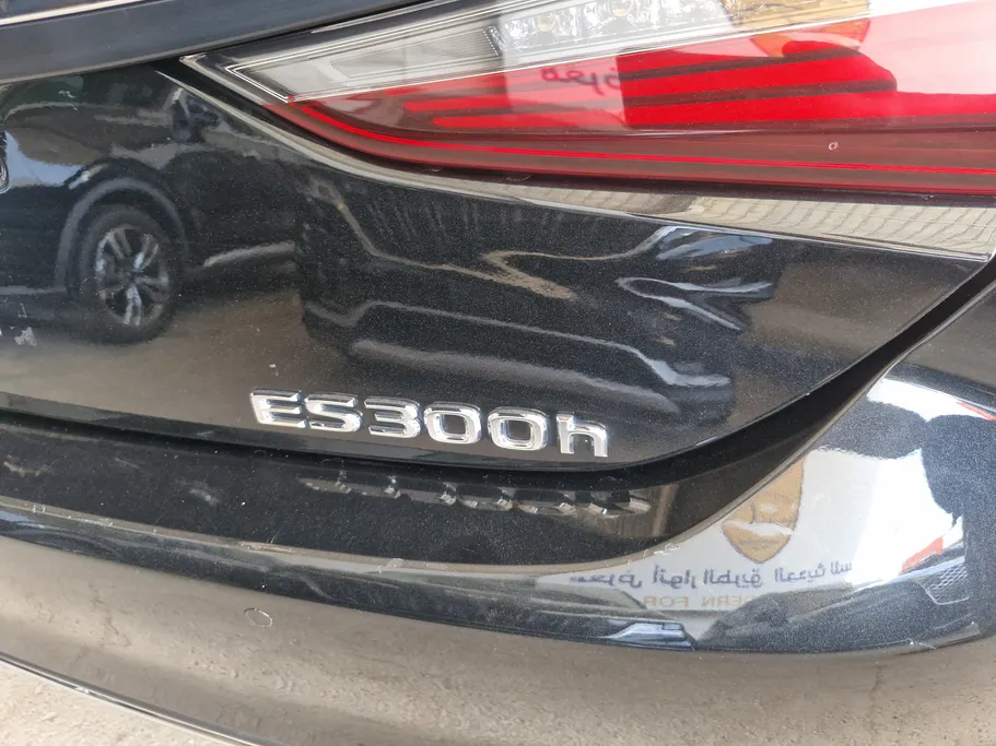 2023 Lexus ES 300 H 
