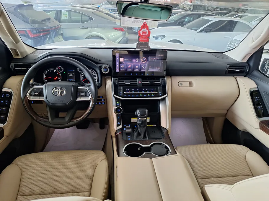 تويوتا لاندكروزر GXR 2024 