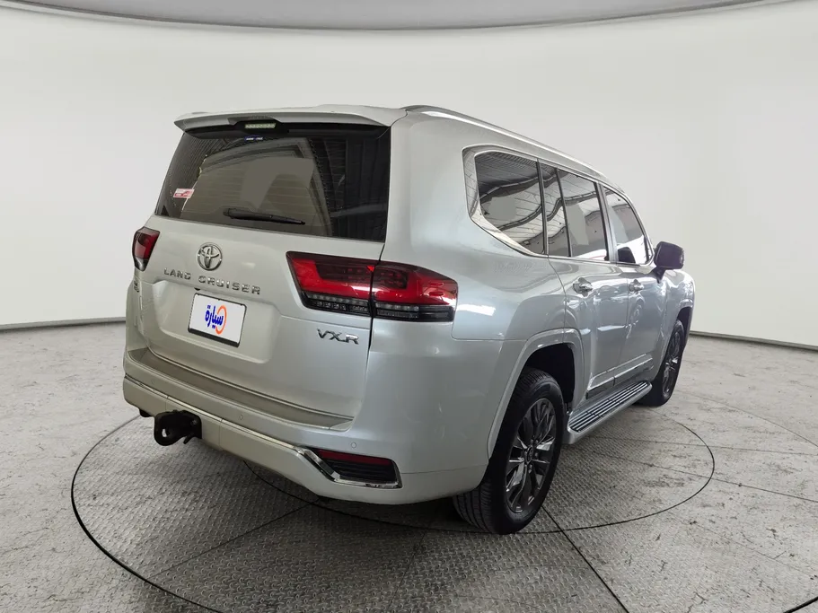 تويوتا لاندكروزر VXR 2023 